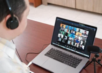 Sewa Zoom Webinar Murah: Solusi Terbaik Event Online Kamu!
