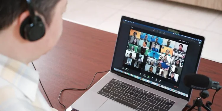 Sewa Zoom Webinar Murah: Solusi Terbaik Event Online Kamu!